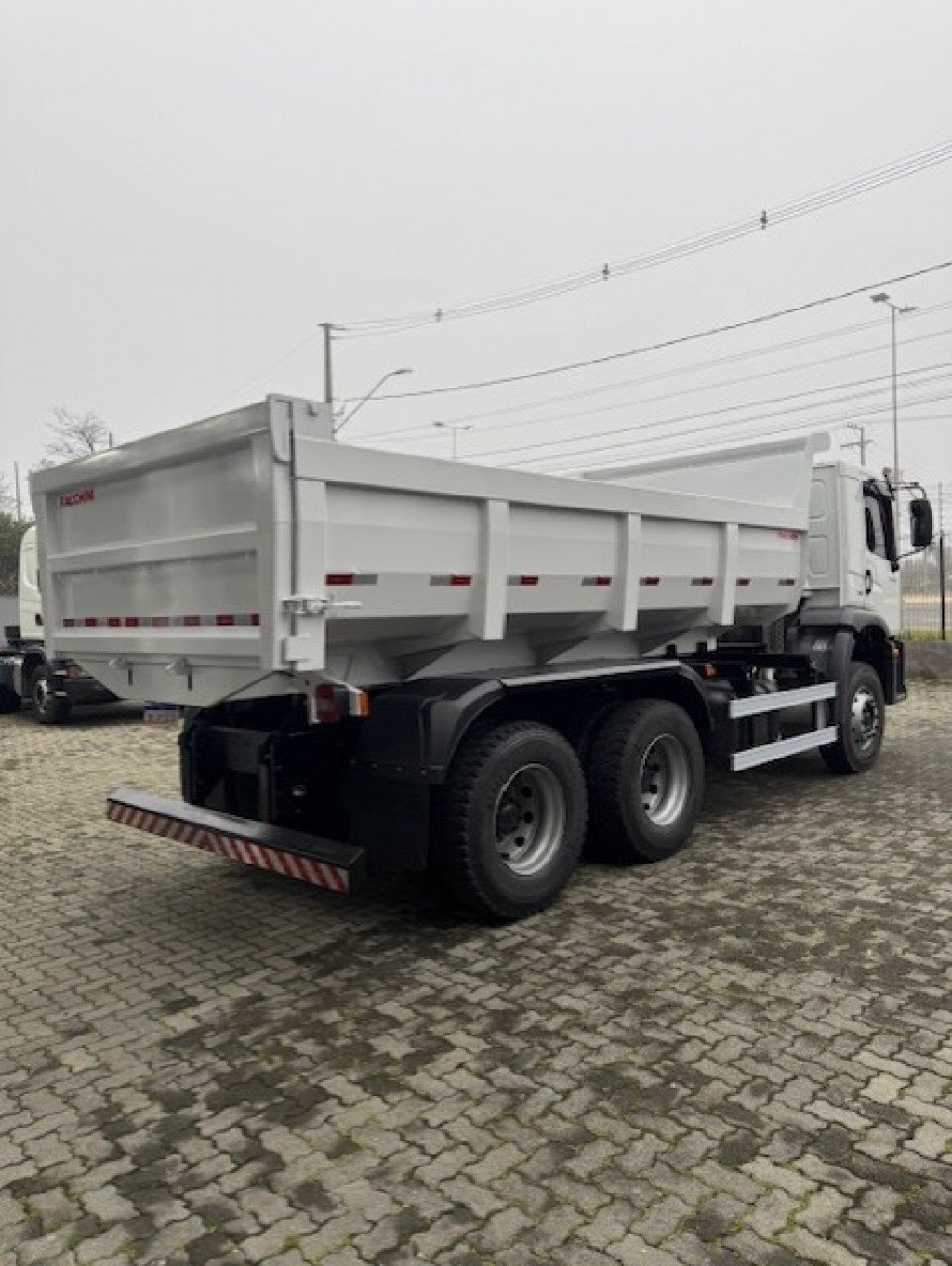 Imagem do veículo VOLKSWAGEN 31-280 E Constel. 6x4 2P (E5)