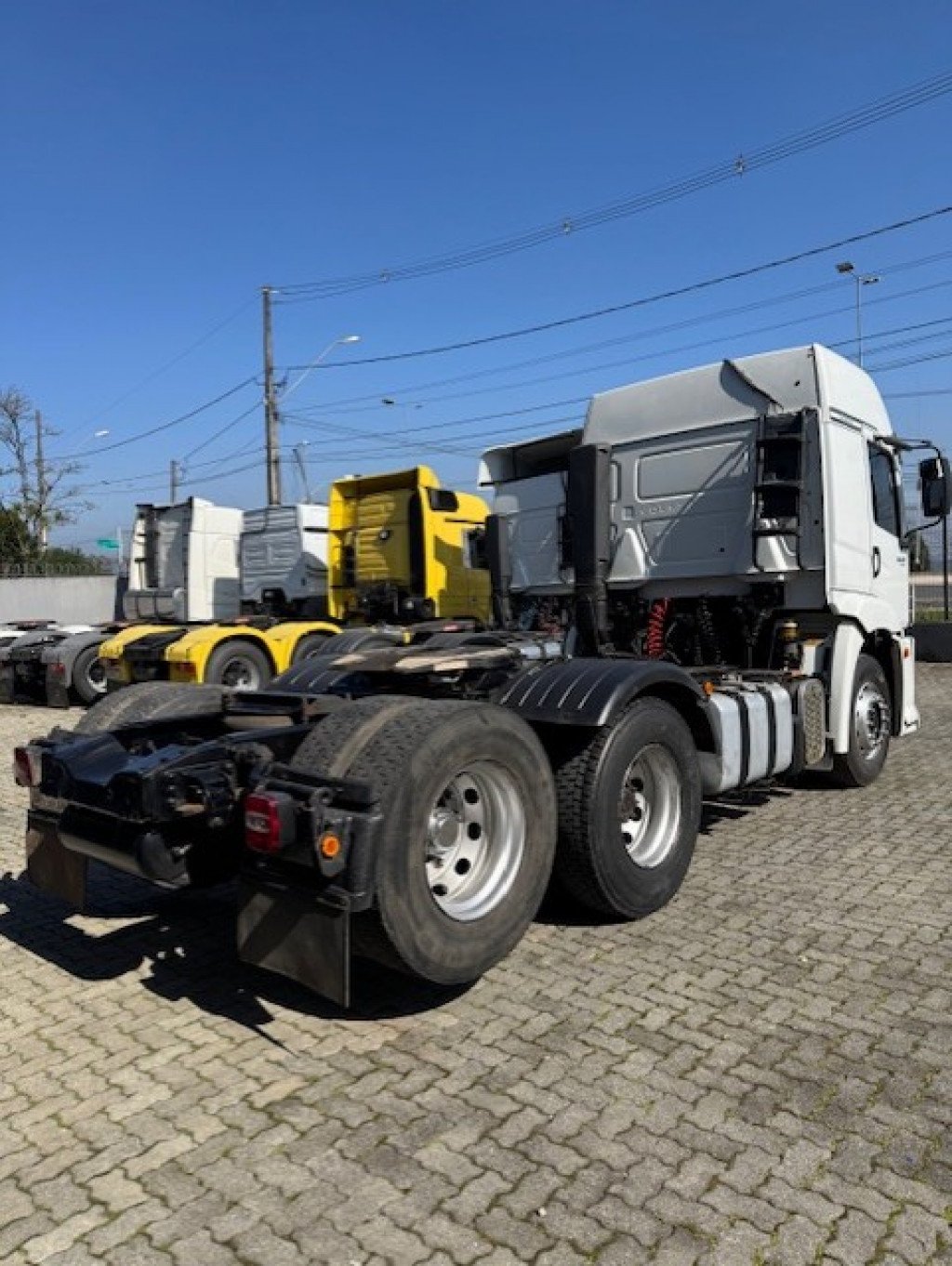 Imagem do veículo VOLKSWAGEN 25-420 Constellation 6x2 2P (E5)