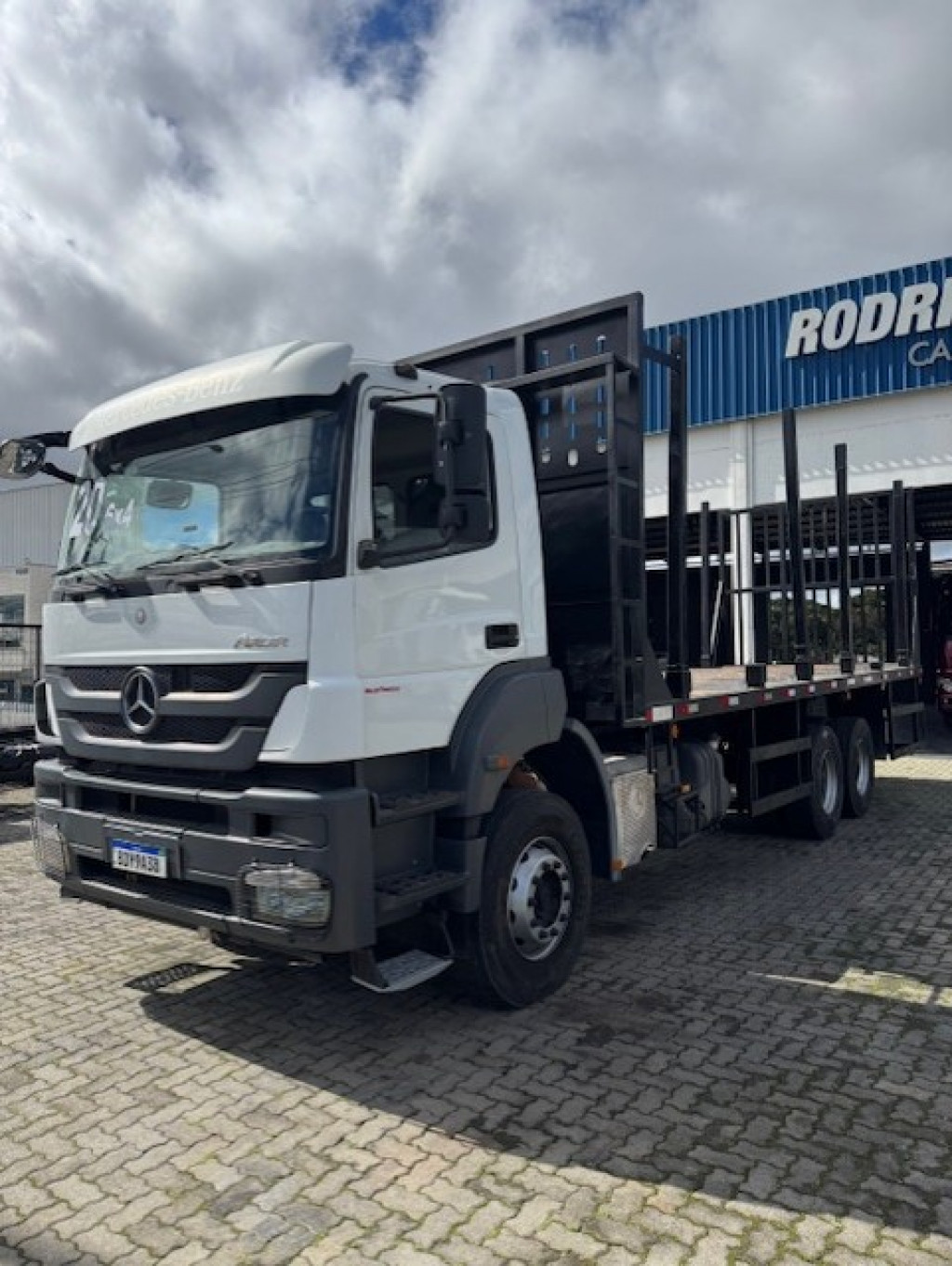 Imagem do veículo MERCEDES-BENZ Axor 3344 K 6x4 2P (E5)