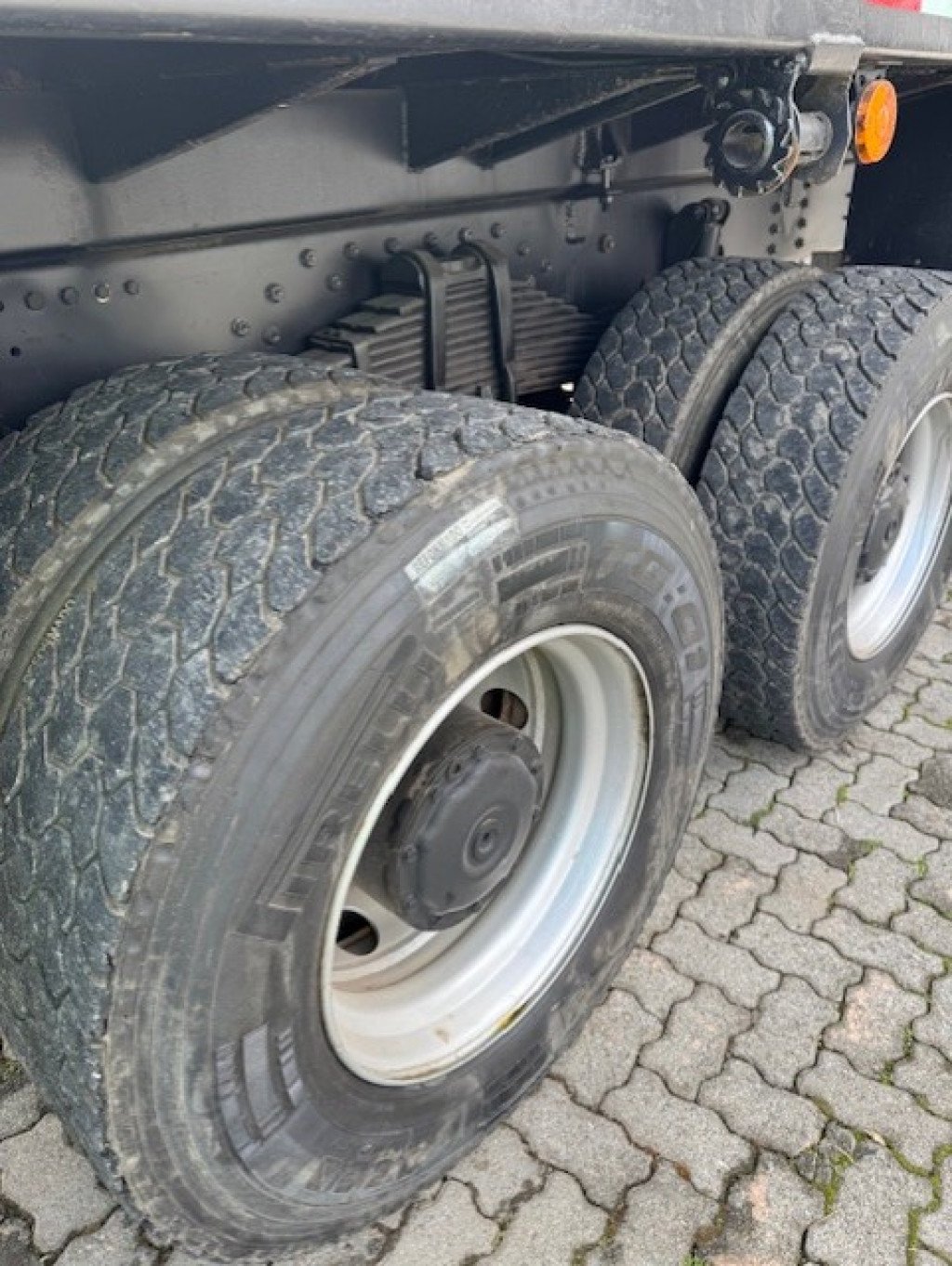 Imagem do veículo MERCEDES-BENZ Axor 3344 K 6x4 2P (E5)