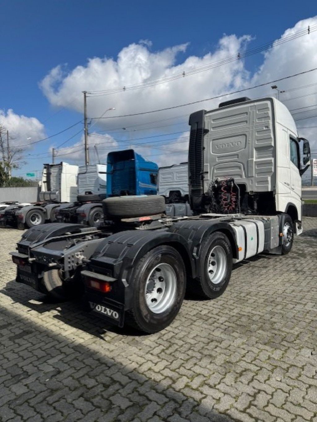 Imagem do veículo VOLVO FH 500 6x4 T (E5)