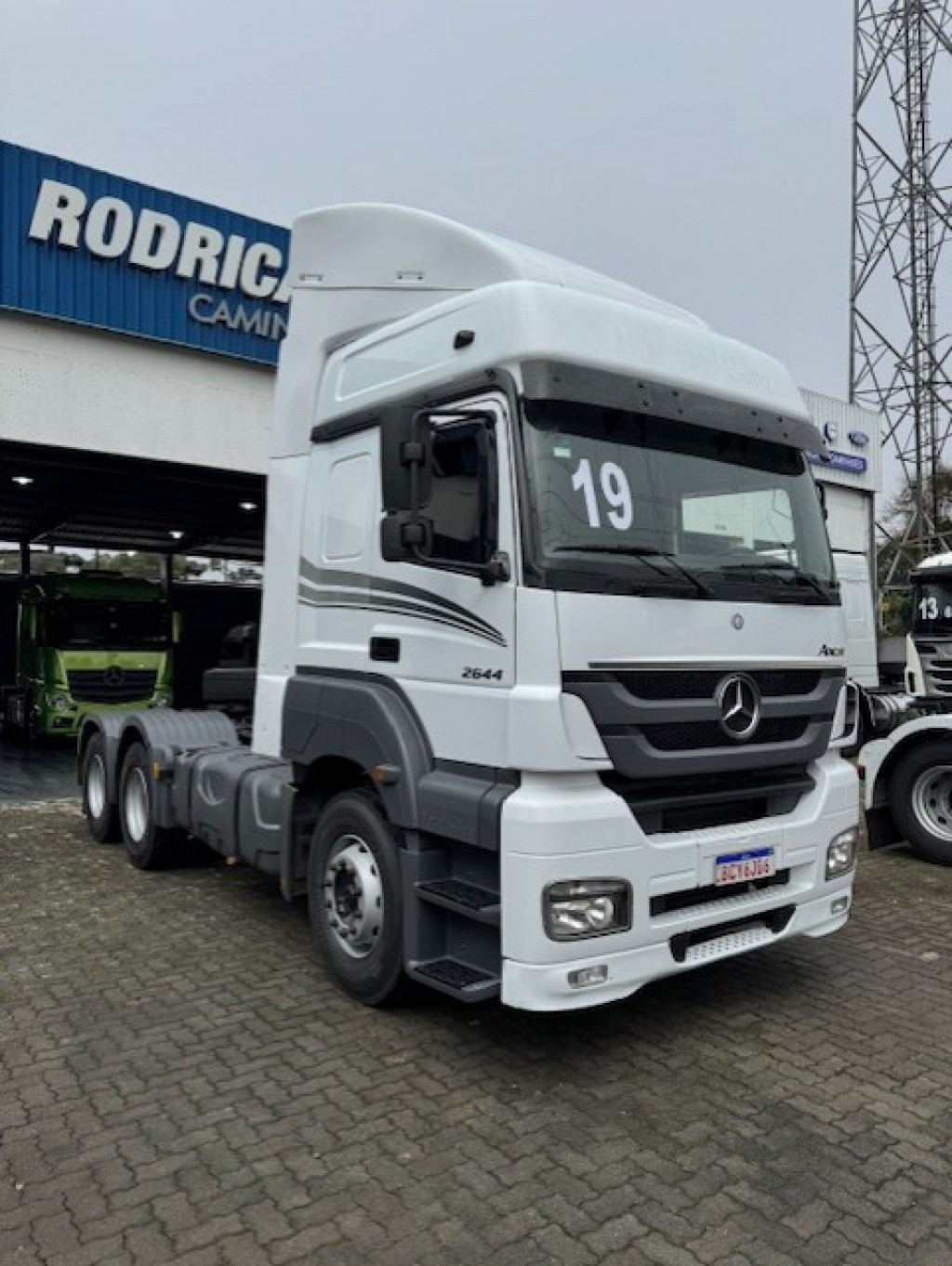 Imagem do veículo MERCEDES-BENZ Axor 2644 S 6x4 2P