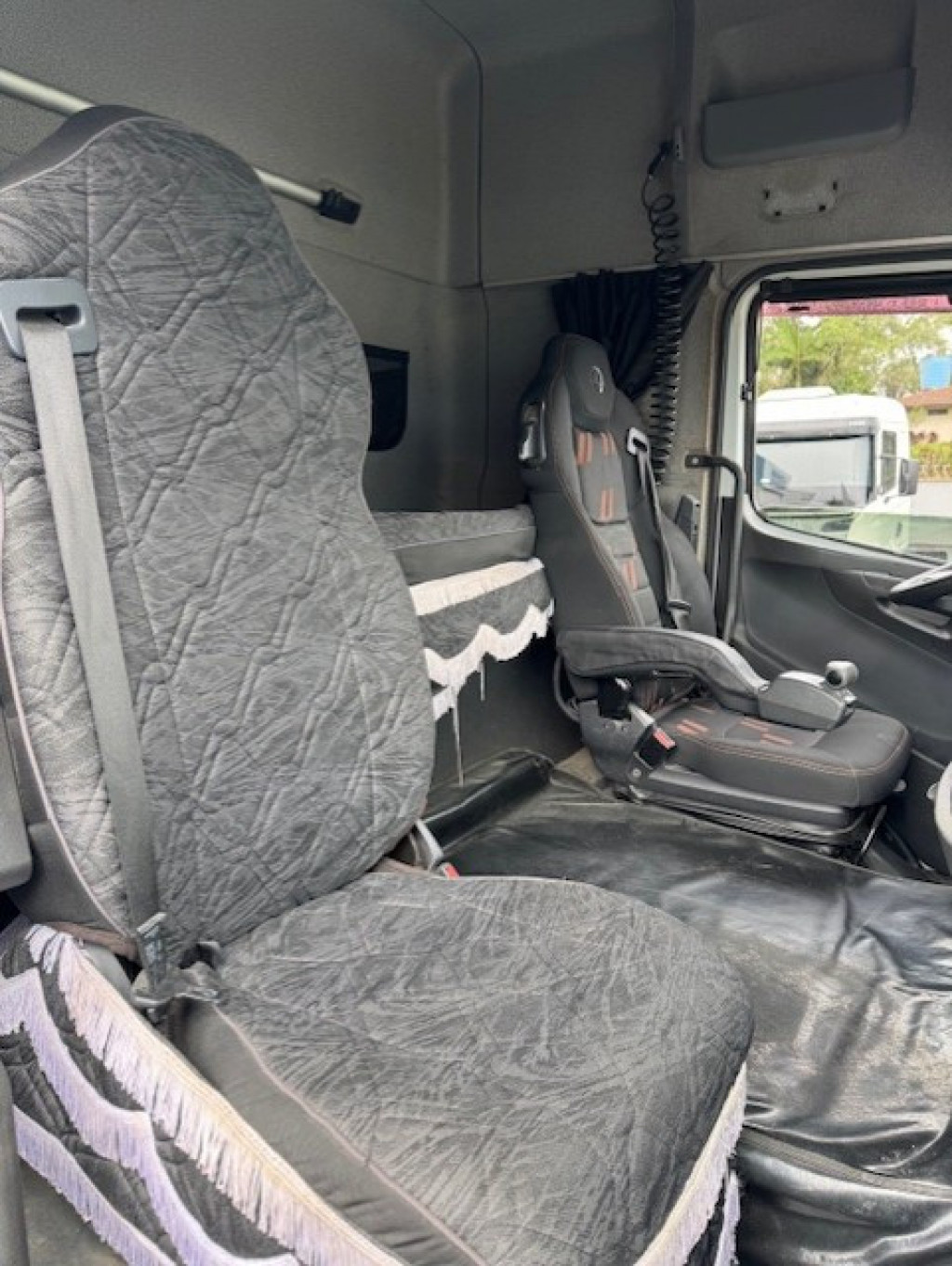 Imagem do veículo MERCEDES-BENZ Axor 2644 S 6x4 2P