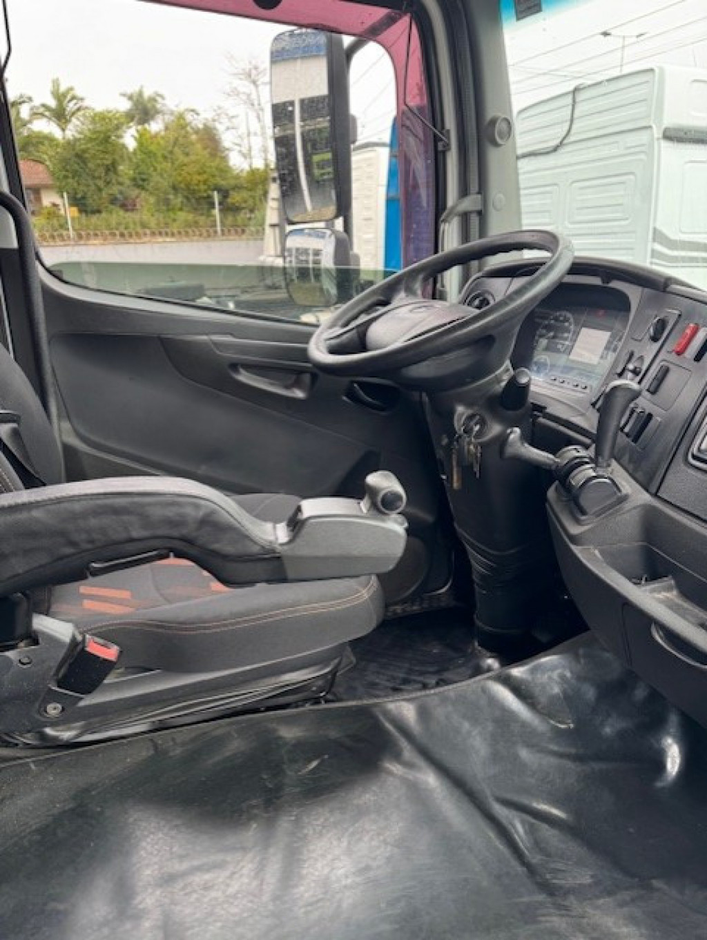 Imagem do veículo MERCEDES-BENZ Axor 2644 S 6x4 2P