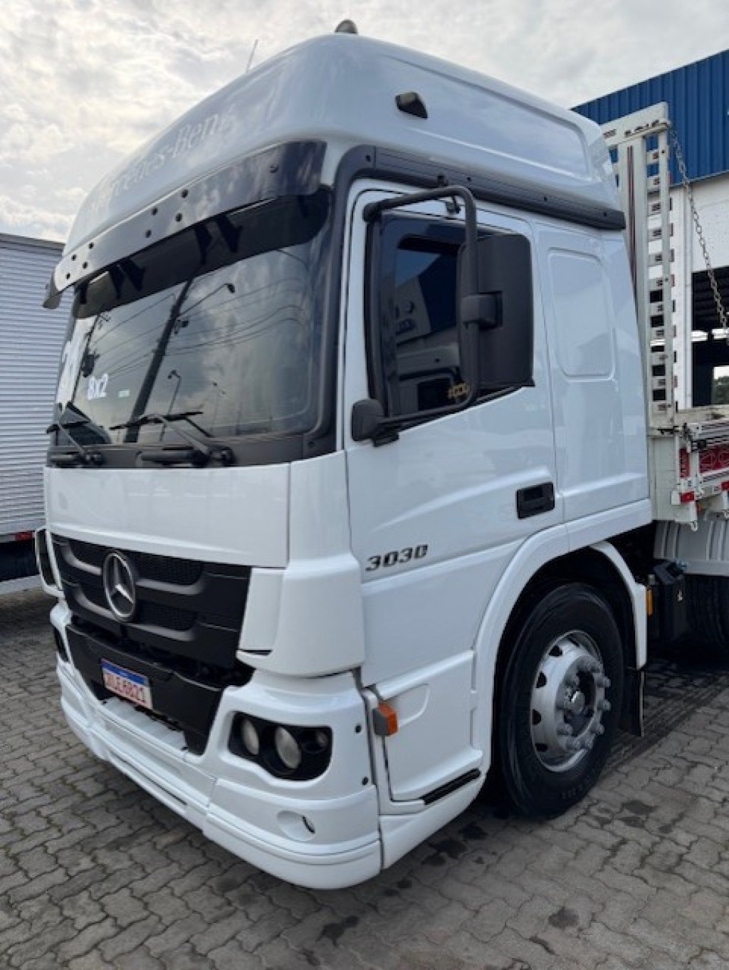 Imagem do veículo MERCEDES-BENZ ATEGO 3030 8x2 2p (diesel)(E5)