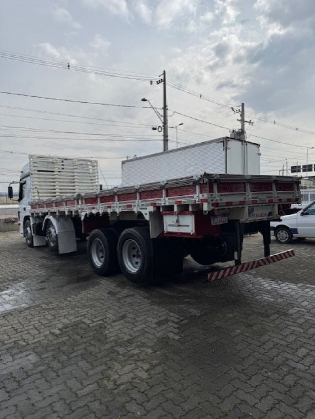 Imagem do veículo MERCEDES-BENZ ATEGO 3030 8x2 2p (diesel)(E5)