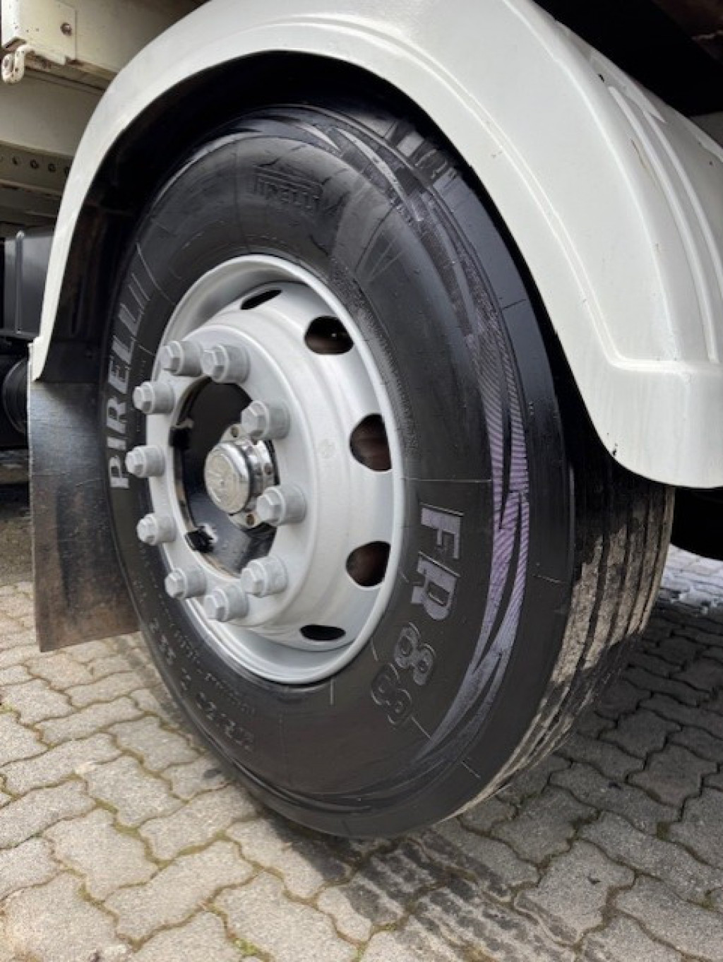 Imagem do veículo MERCEDES-BENZ ATEGO 3030 8x2 2p (diesel)(E5)