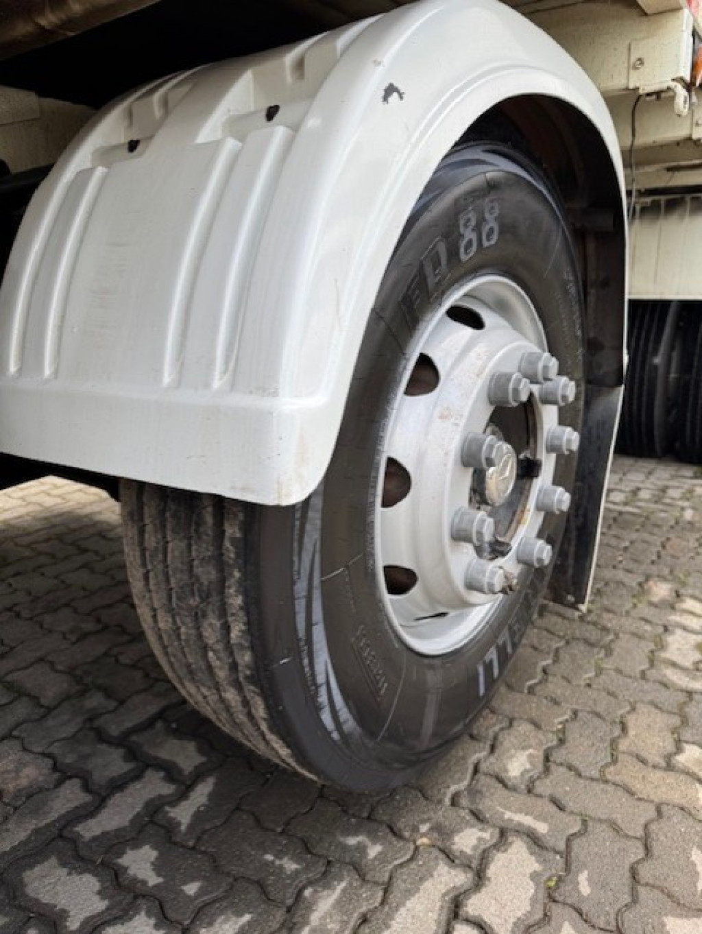 Imagem do veículo MERCEDES-BENZ ATEGO 3030 8x2 2p (diesel)(E5)