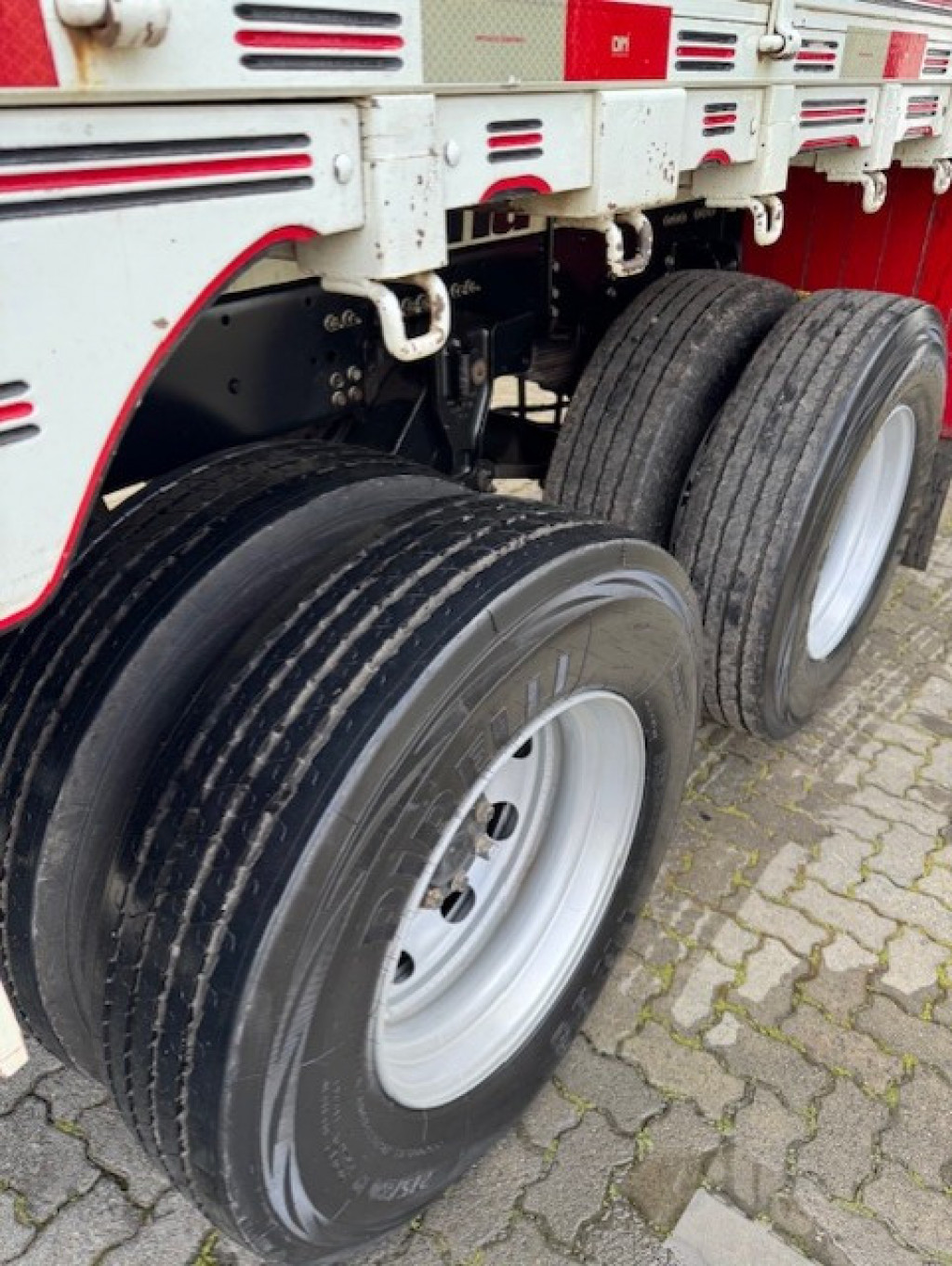 Imagem do veículo MERCEDES-BENZ ATEGO 3030 8x2 2p (diesel)(E5)