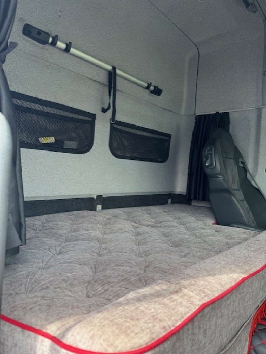 Imagem do veículo MERCEDES-BENZ ATEGO 3030 8x2 2p (diesel)(E5)