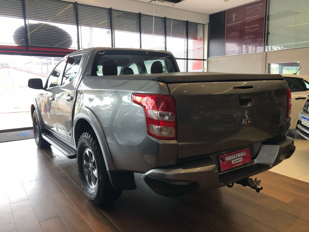 Imagem do veículo MITSUBISHI L200 TRITON 2.4 16V TURBO DIESEL OUTDOOR GLS CD 4X4 AUTOMÁTICO