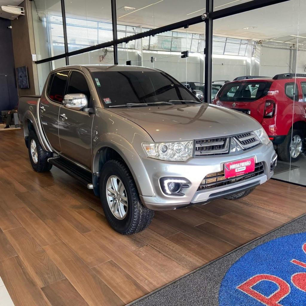 Imagem do veículo MITSUBISHI L200 TRITON 3.2 HPE 4X4 CD 16V TURBO INTERCOOLER DIESEL 4P AUTOMÁTICO