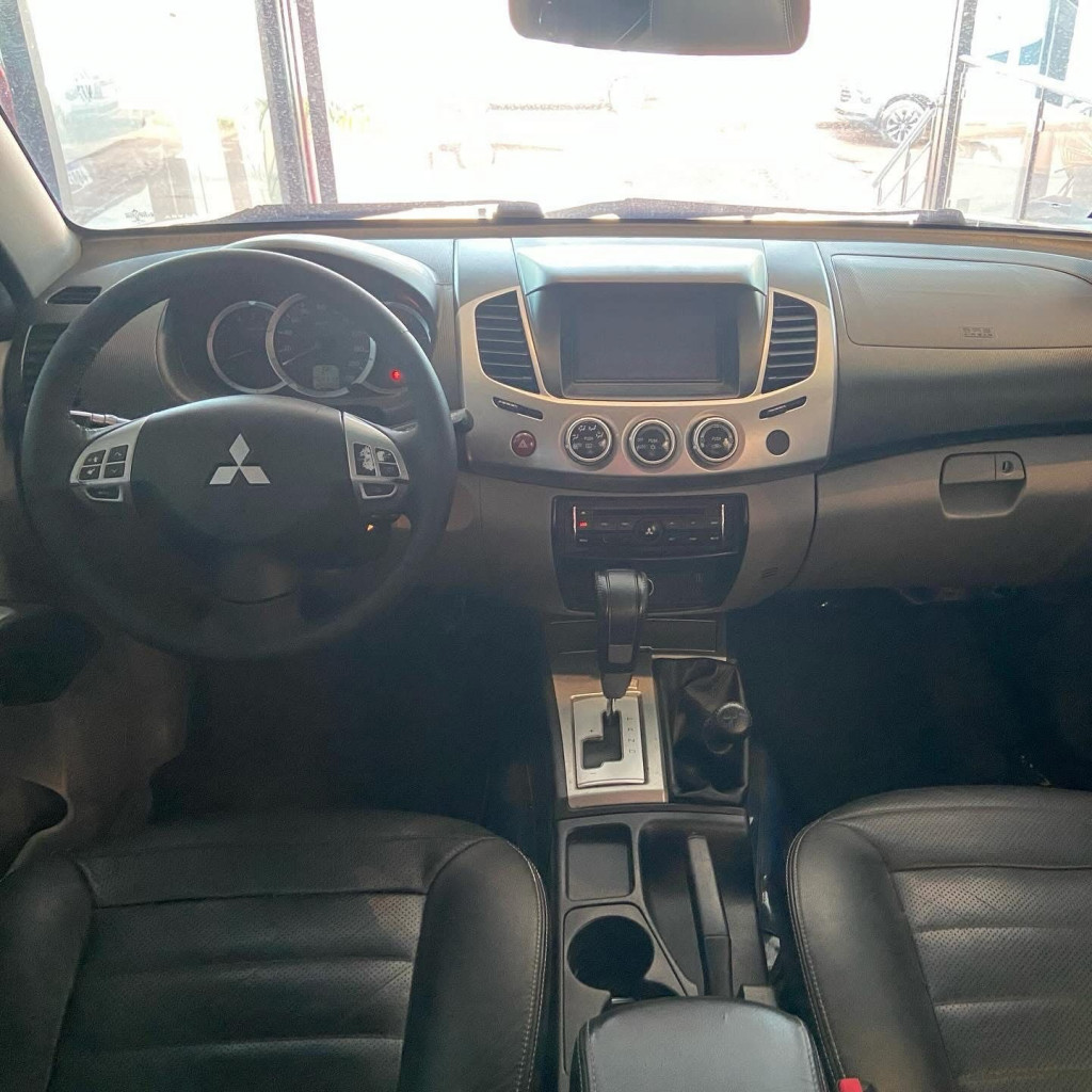 Imagem do veículo MITSUBISHI L200 TRITON 3.2 HPE 4X4 CD 16V TURBO INTERCOOLER DIESEL 4P AUTOMÁTICO