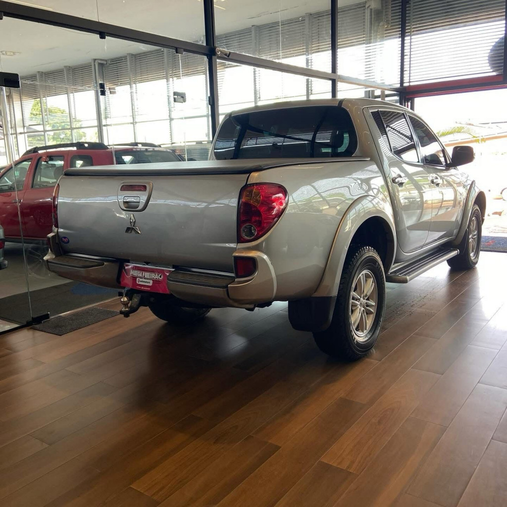 Imagem do veículo MITSUBISHI L200 TRITON 3.2 HPE 4X4 CD 16V TURBO INTERCOOLER DIESEL 4P AUTOMÁTICO