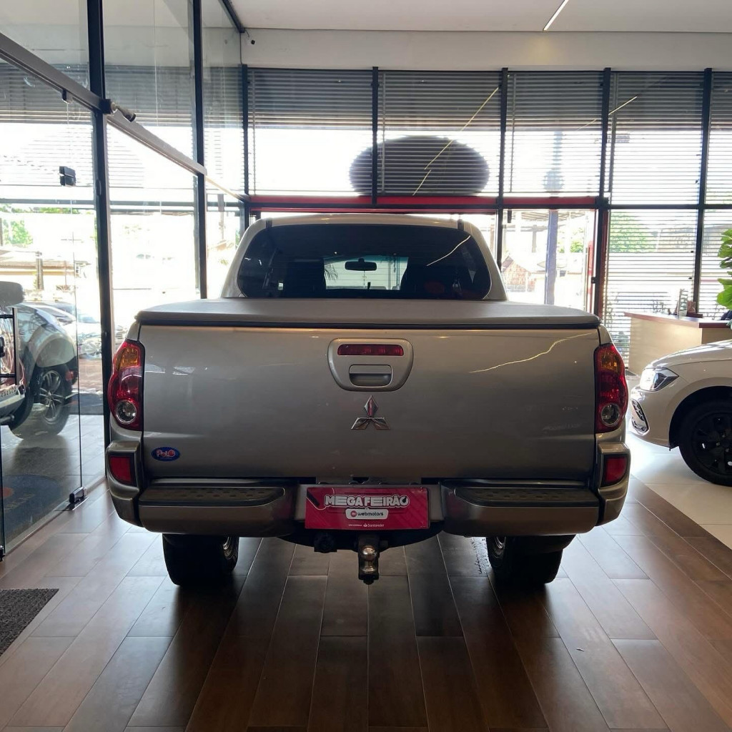 Imagem do veículo MITSUBISHI L200 TRITON 3.2 HPE 4X4 CD 16V TURBO INTERCOOLER DIESEL 4P AUTOMÁTICO