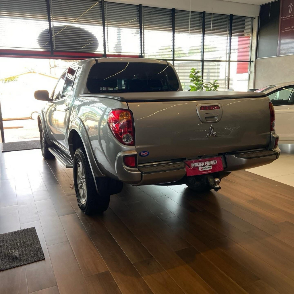 Imagem do veículo MITSUBISHI L200 TRITON 3.2 HPE 4X4 CD 16V TURBO INTERCOOLER DIESEL 4P AUTOMÁTICO