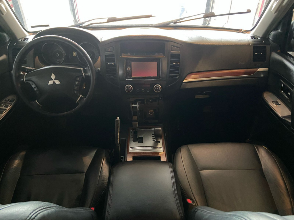 Imagem do veículo MITSUBISHI PAJERO 3.2 HPE 4X4 7 LUGARES 16V TURBO INTERCOOLER DIESEL 4P AUTOMÁTICO