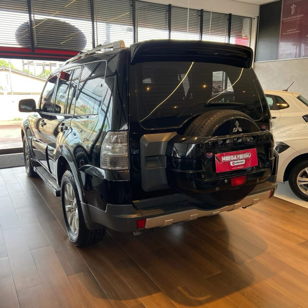 Imagem do veículo MITSUBISHI PAJERO 3.2 HPE 4X4 7 LUGARES 16V TURBO INTERCOOLER DIESEL 4P AUTOMÁTICO