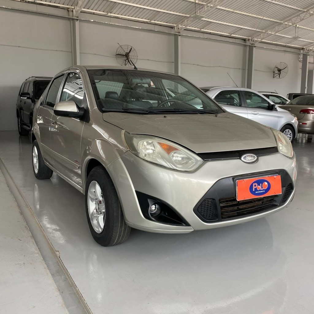 Imagem do veículo FORD FIESTA 1.6 MPI CLASS SEDAN 8V FLEX 4P MANUAL