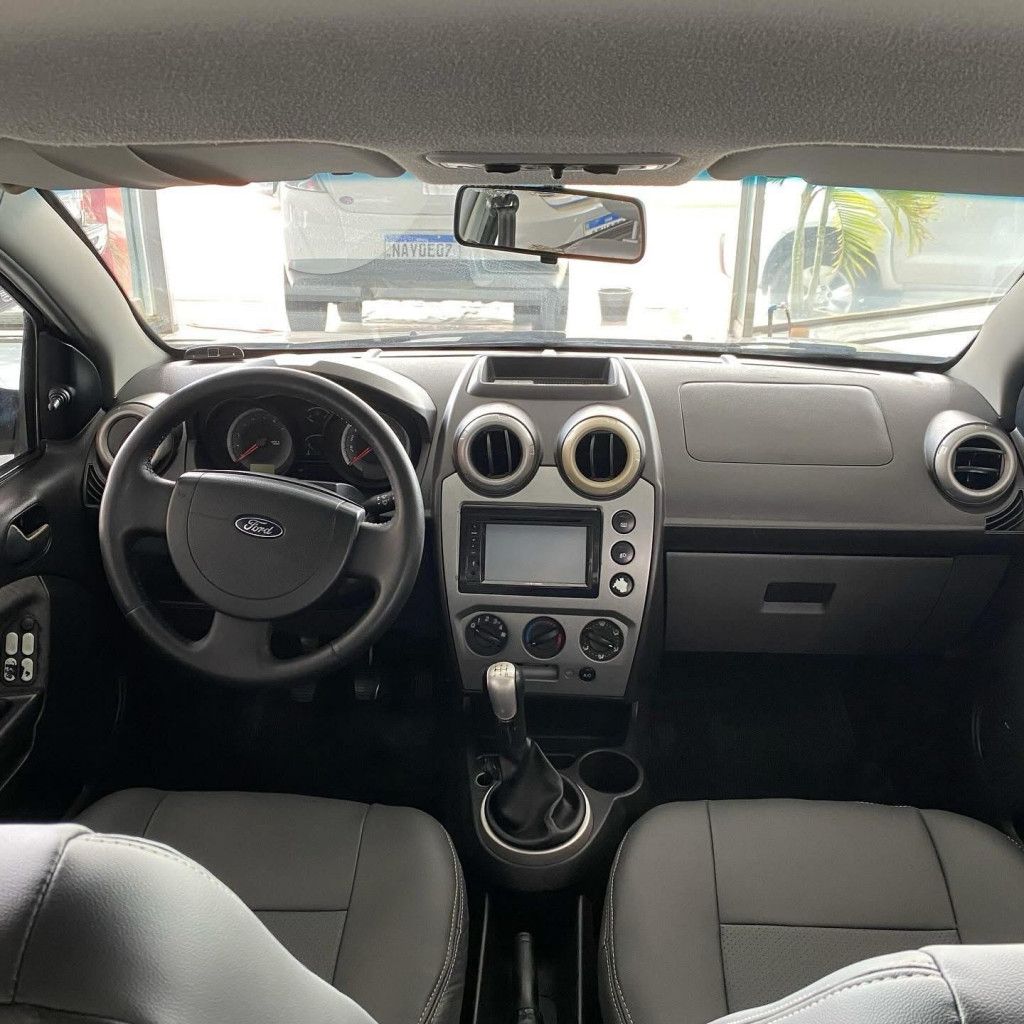 Imagem do veículo FORD FIESTA 1.6 MPI CLASS SEDAN 8V FLEX 4P MANUAL