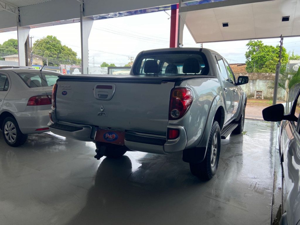 Imagem do veículo MITSUBISHI L200 TRITON 3.2 GL 4X4 CD 16V TURBO INTERCOLER DIESEL 4P MANUAL