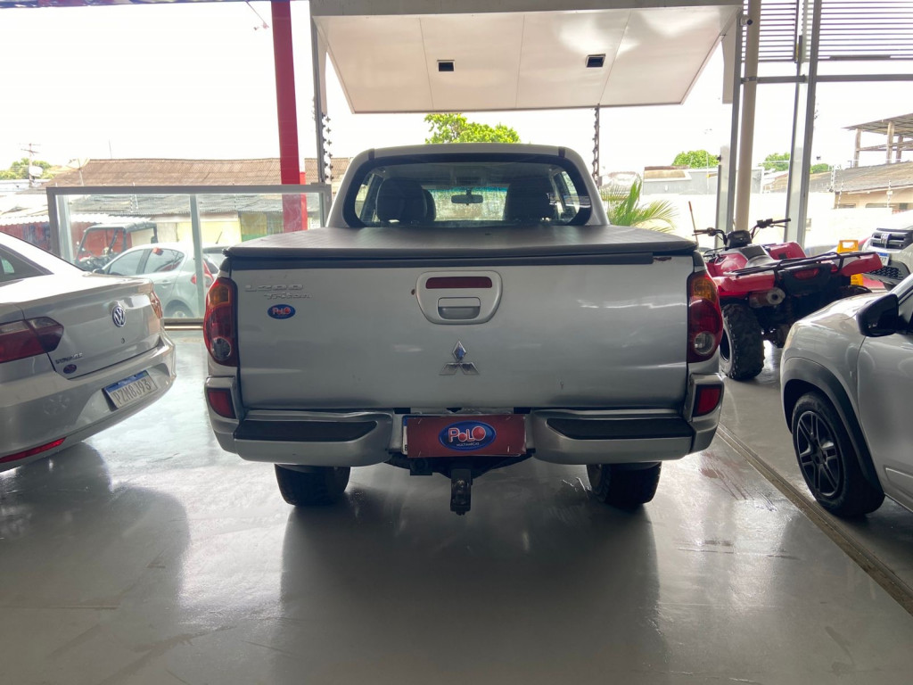 Imagem do veículo MITSUBISHI L200 TRITON 3.2 GL 4X4 CD 16V TURBO INTERCOLER DIESEL 4P MANUAL