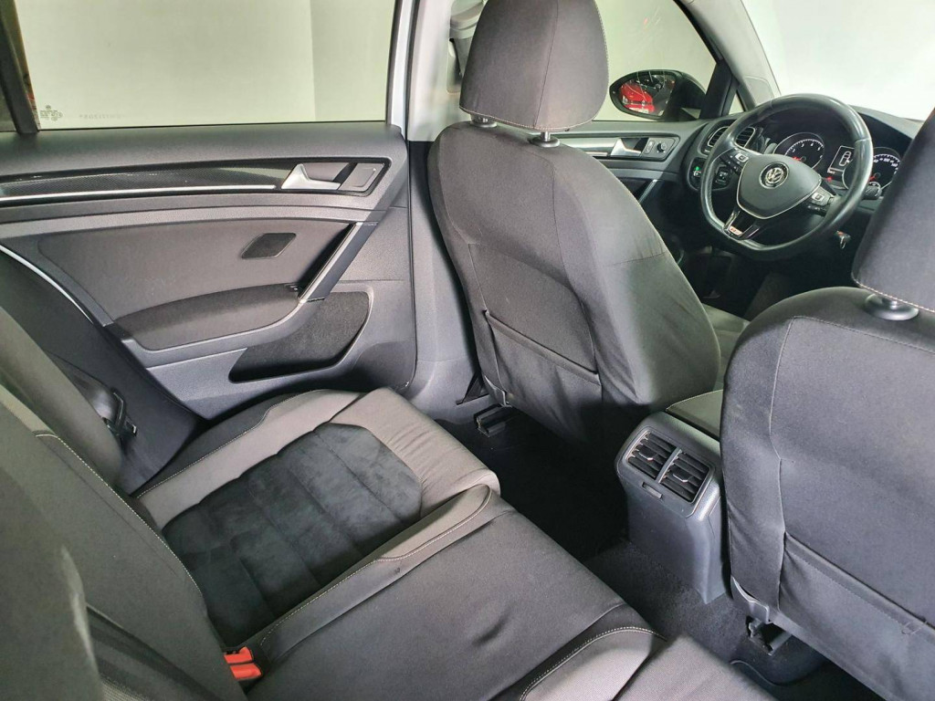 Imagem do veículo VOLKSWAGEN GOLF HIGHLINE MA 2014