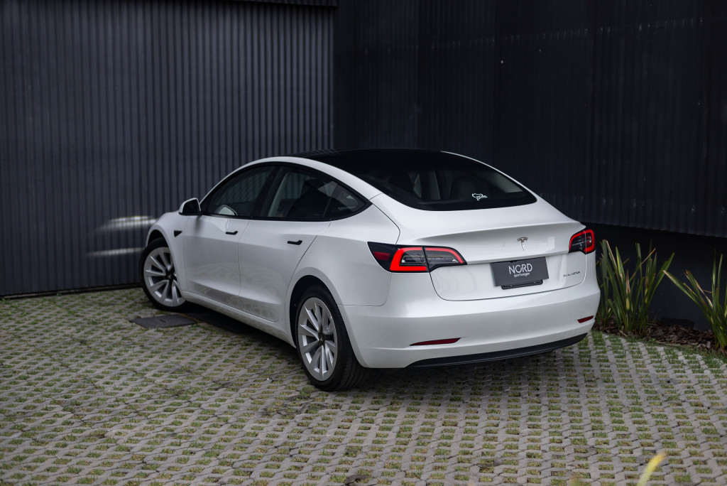 Imagem do veículo TESLA MODEL 3 ELÉTRICO AWD LONG RANGE PERFORMANCE