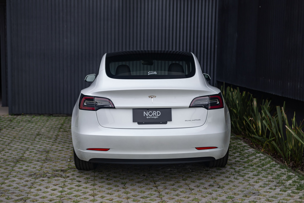 Imagem do veículo TESLA MODEL 3 ELÉTRICO AWD LONG RANGE PERFORMANCE