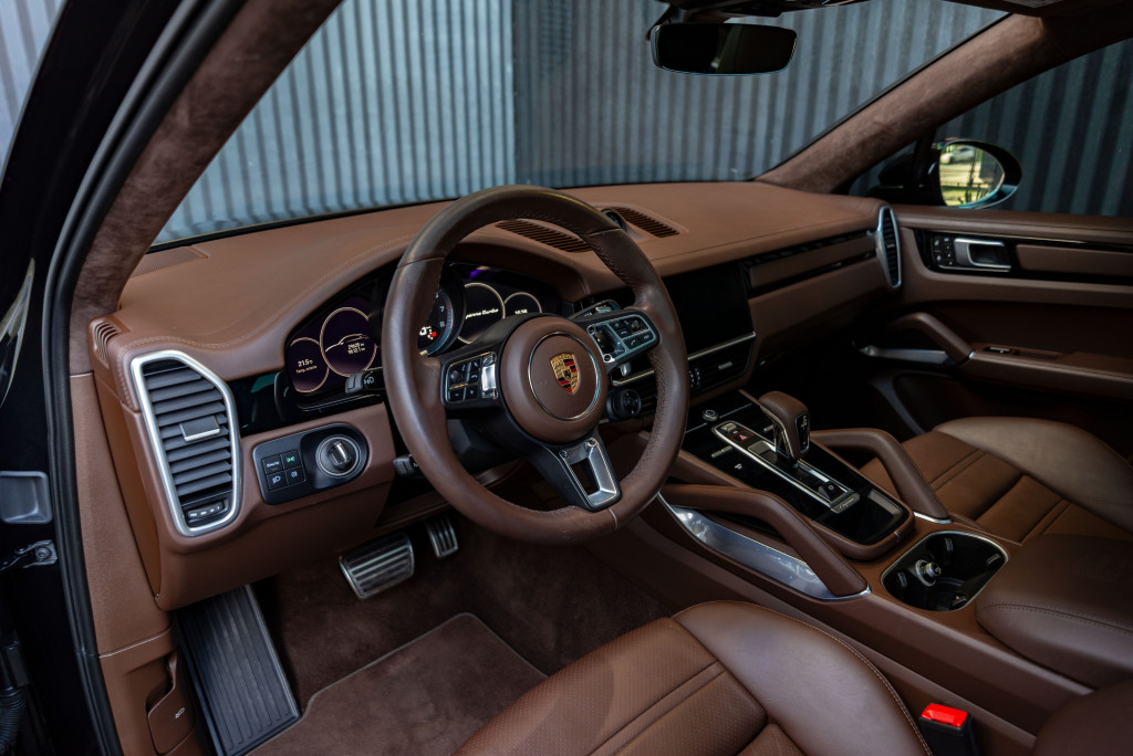Imagem do veículo PORSCHE CAYENNE 4.0 V8 GASOLINA TURBO COUPÉ AWD TIPTRONIC S