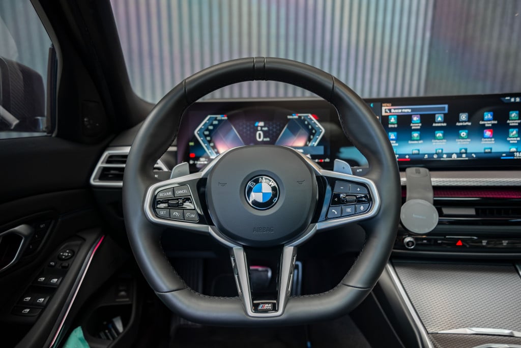 Imagem do veículo BMW 320i 2.0 16V TURBO FLEX M SPORT 10th ANNIVERSARY EDITION AUTOMÁTICO