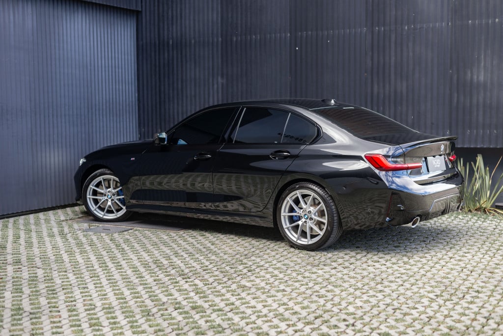 Imagem do veículo BMW 320i 2.0 16V TURBO FLEX M SPORT 10th ANNIVERSARY EDITION AUTOMÁTICO