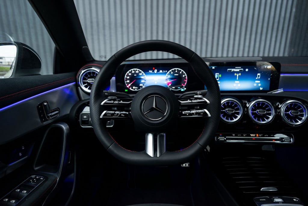 Imagem do veículo MERCEDES-BENZ CLA 200 1.3 16V AMG LINE TURBO AUTOMÁTICO HÍBRIDO
