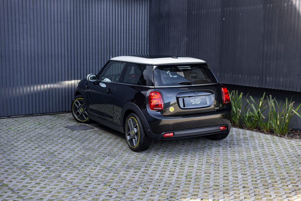 Imagem do veículo MINI COOPER SE SPORT 2P ELÉTRICO