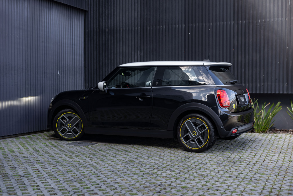 Imagem do veículo MINI COOPER SE SPORT 2P ELÉTRICO