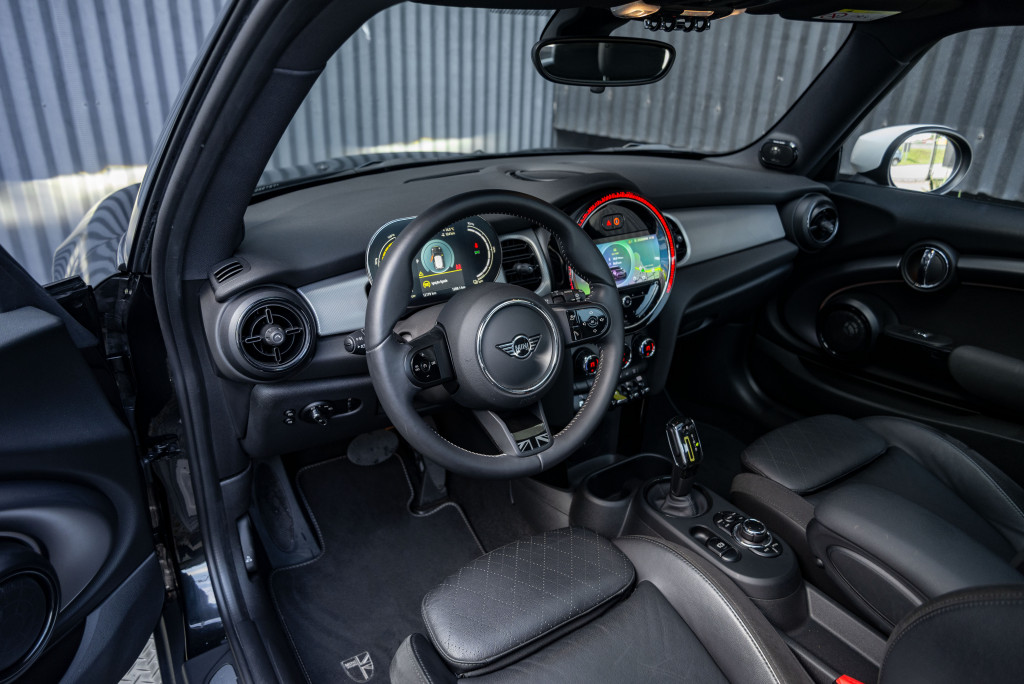 Imagem do veículo MINI COOPER SE SPORT 2P ELÉTRICO