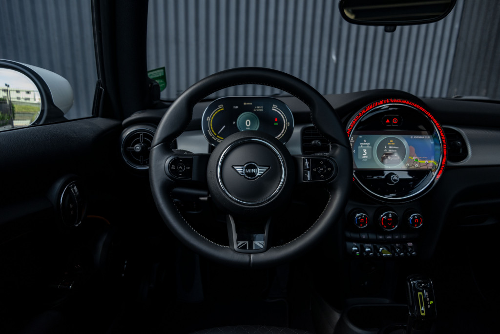 Imagem do veículo MINI COOPER SE SPORT 2P ELÉTRICO