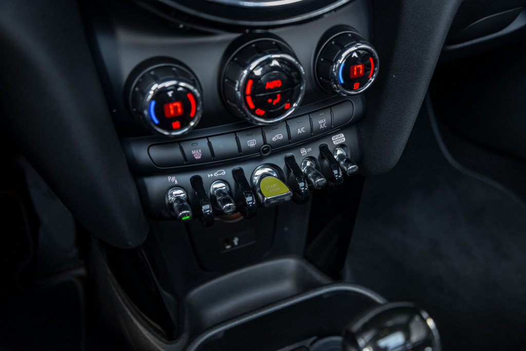 Imagem do veículo MINI COOPER SE SPORT 2P ELÉTRICO