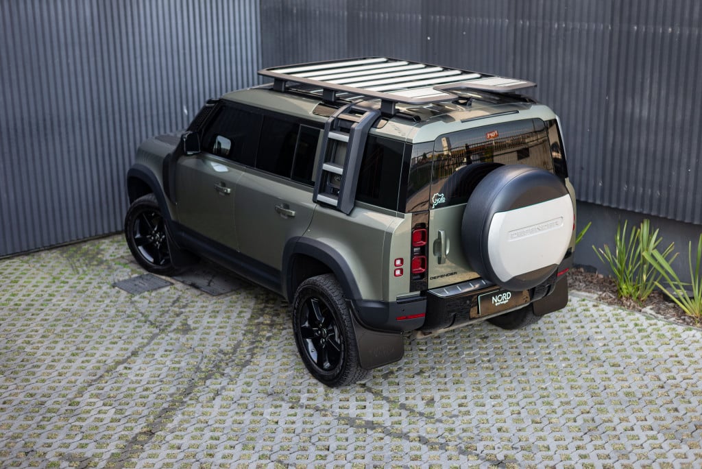 Imagem do veículo LAND ROVER DEFENDER 2.0 P300 GASOLINA 110 HSE AWD AUTOMÁTICO