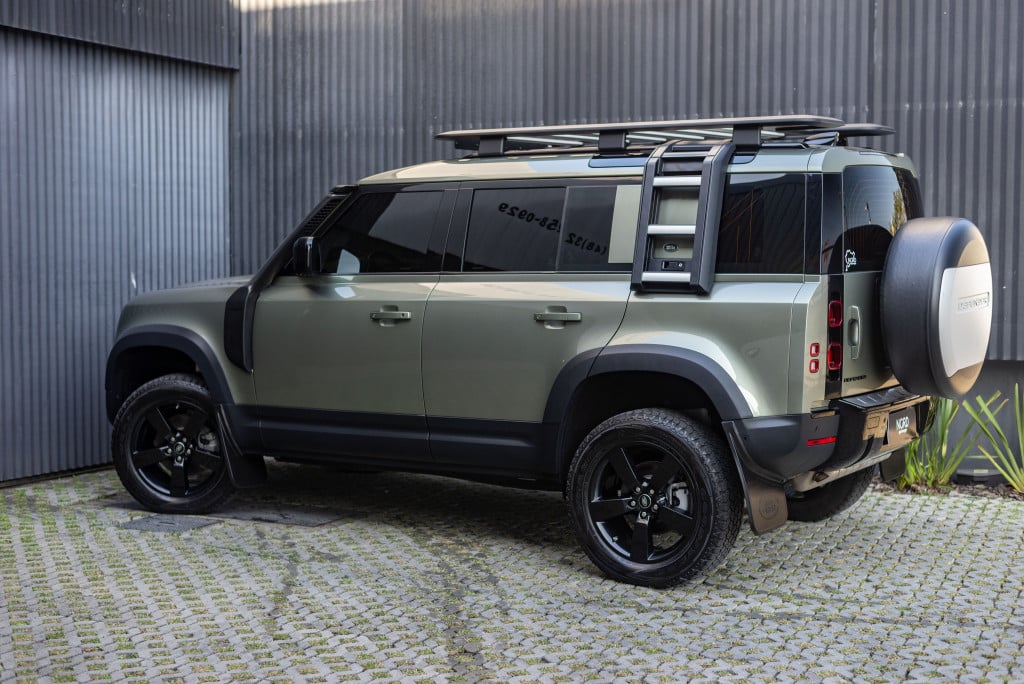 Imagem do veículo LAND ROVER DEFENDER 2.0 P300 GASOLINA 110 HSE AWD AUTOMÁTICO