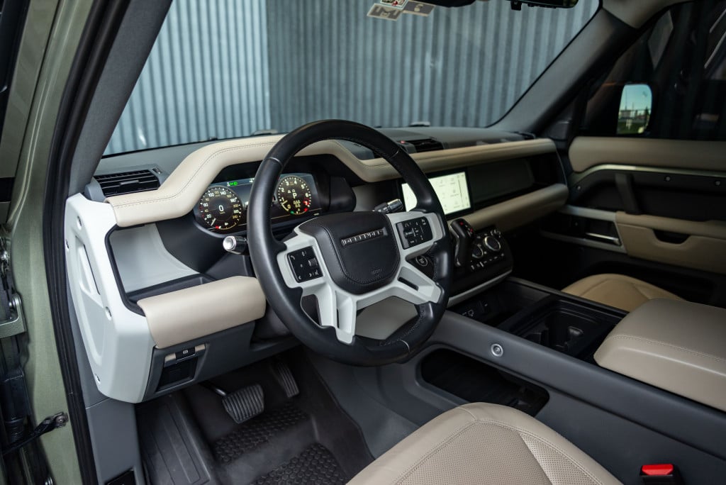 Imagem do veículo LAND ROVER DEFENDER 2.0 P300 GASOLINA 110 HSE AWD AUTOMÁTICO