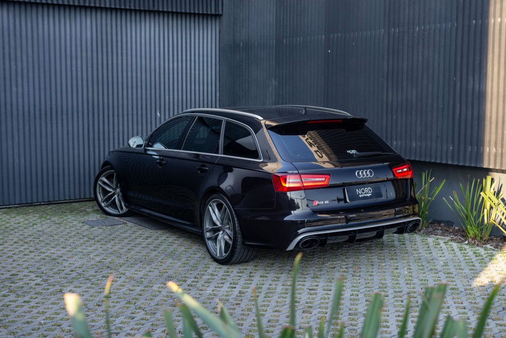 Imagem do veículo AUDI RS6 4.0 AVANT V8 32V BI-TURBO GASOLINA 4P TIPTRONIC