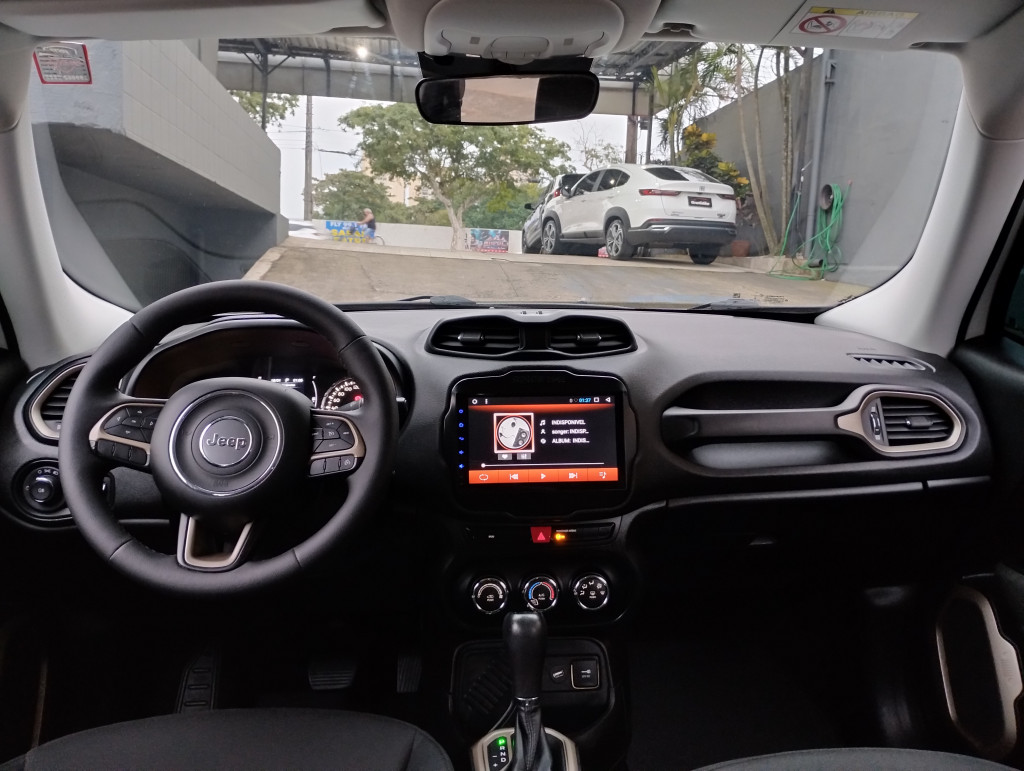 Imagem do veículo RENEGADE 2018 RARIDADE SÓ 70 MIL KM ZERADA !!!