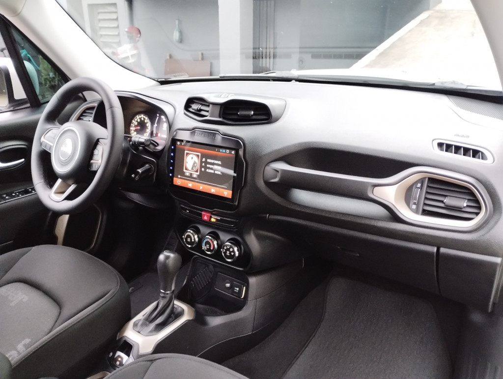 Imagem do veículo RENEGADE 2018 RARIDADE SÓ 70 MIL KM ZERADA !!!