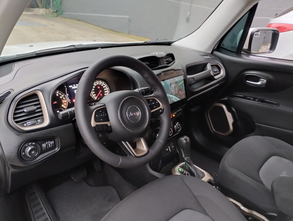 Imagem do veículo RENEGADE 2018 RARIDADE SÓ 70 MIL KM ZERADA !!!