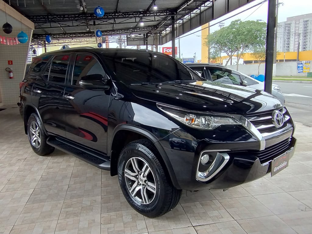 Imagem do veículo HILUX SW4 SRV 7 LUGARES 2018 IMPECÁVEL A PRONTA ENTREGA!!!