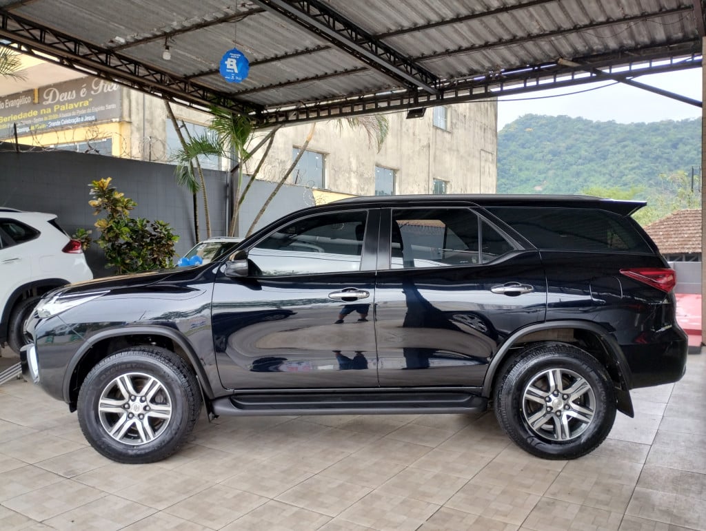 Imagem do veículo HILUX SW4 SRV 7 LUGARES 2018 IMPECÁVEL A PRONTA ENTREGA!!!