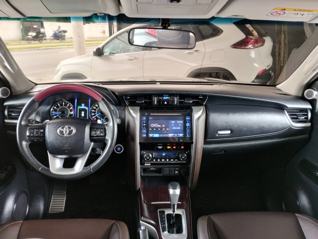 Imagem do veículo HILUX SW4 SRV 7 LUGARES 2018 IMPECÁVEL A PRONTA ENTREGA!!!