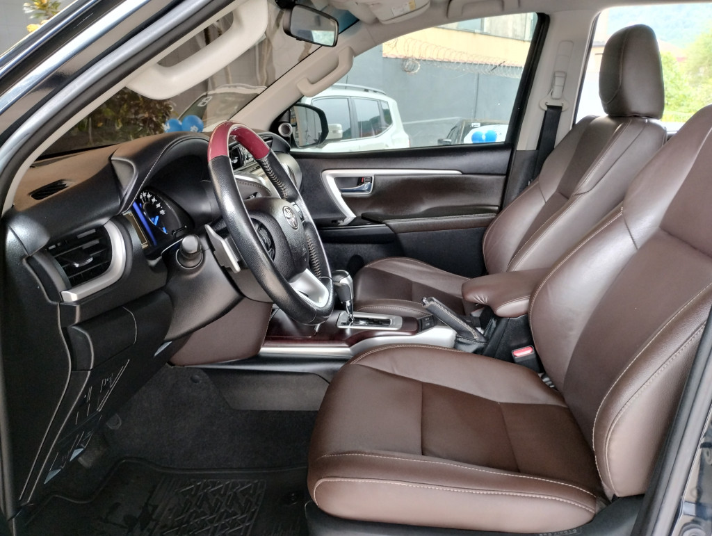 Imagem do veículo HILUX SW4 SRV 7 LUGARES 2018 IMPECÁVEL A PRONTA ENTREGA!!!