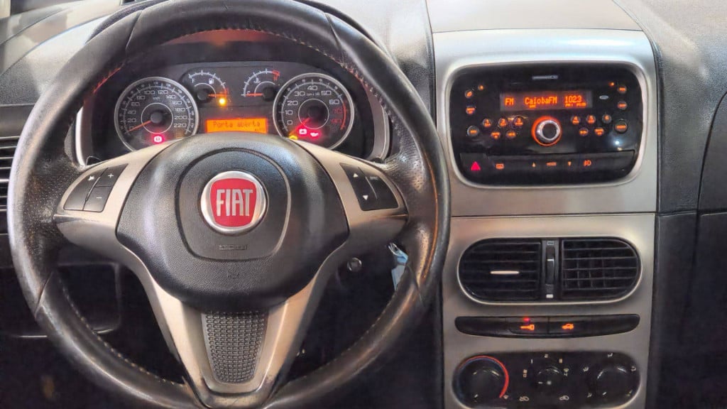 Imagem do veículo Fiat Idea Essence 1.6 16v 4p 2015
